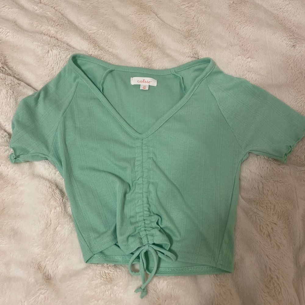 Super nice material top.